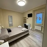 Casa Alone * Casto