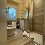 Casa Alone