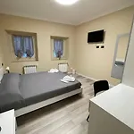 Casa Alone *