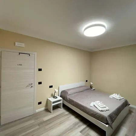 Casa Alone * Casto
