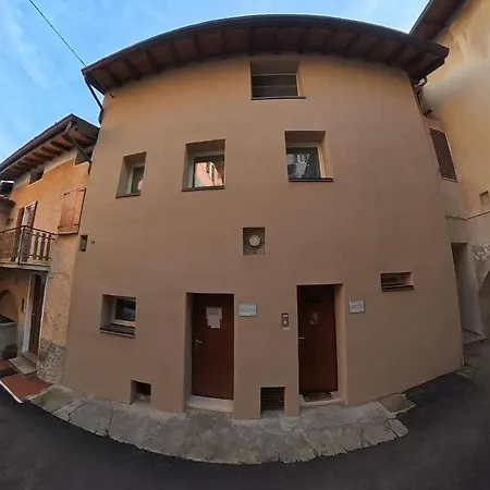 Casa Alone *