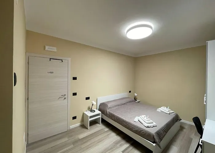 Casa Alone * Casto